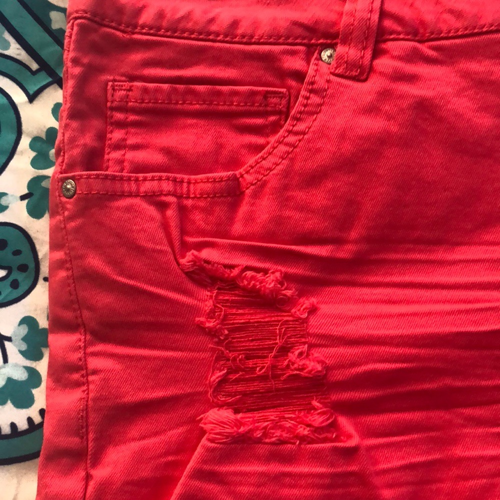 Shorts - Picture 2 of 7